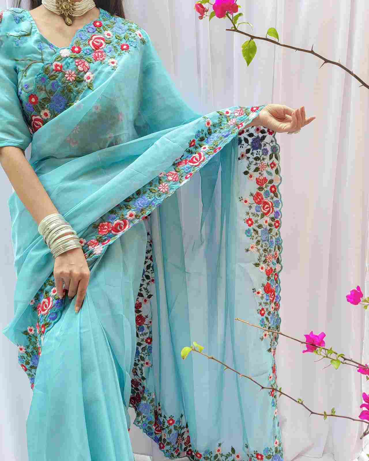 Heavy Organza Saree comes along with Multi Thread CutWork Border.